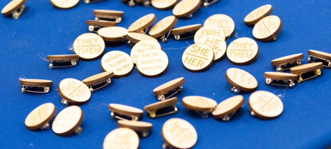 2017 preferred pronoun buttons